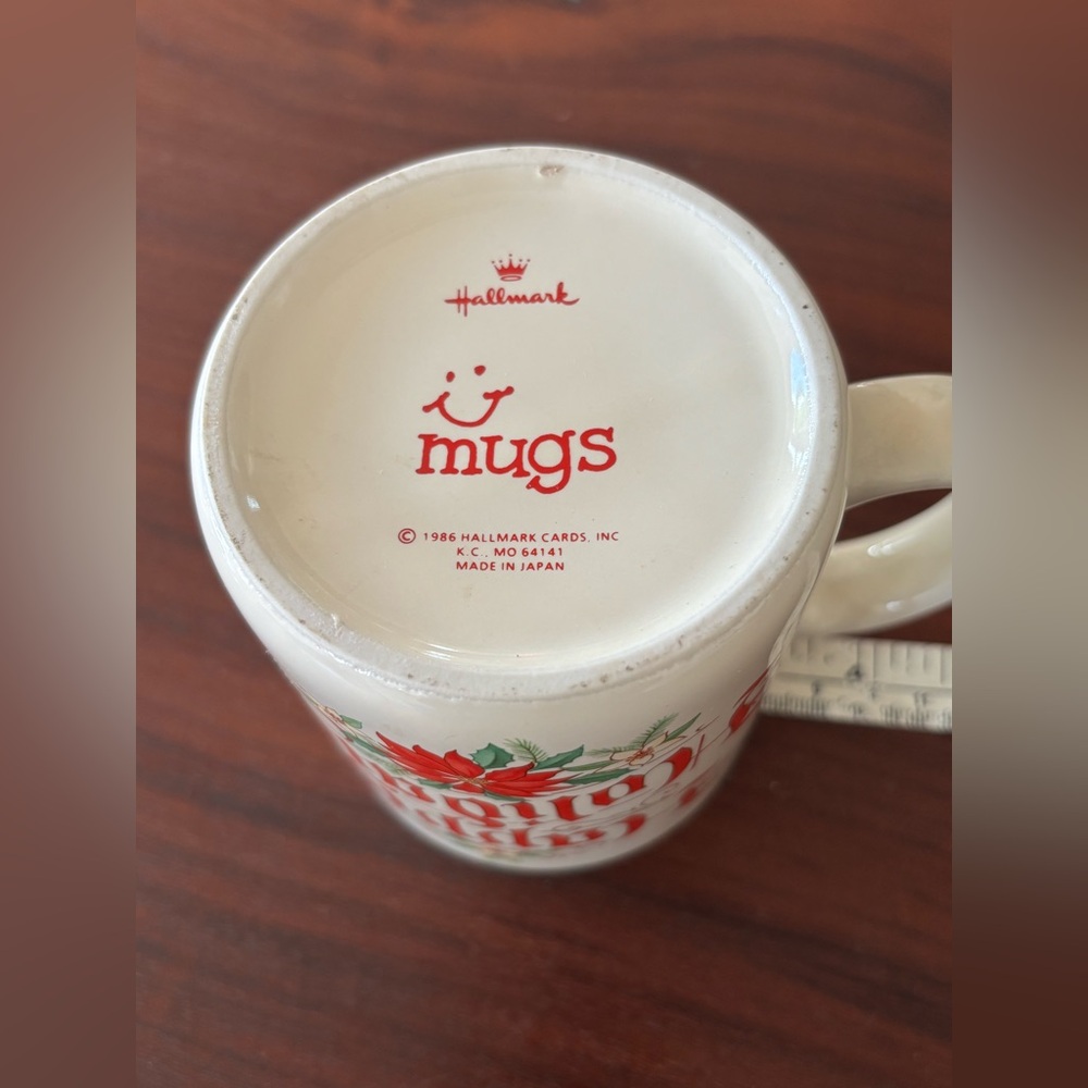 Mugs - Hallmark - Happy Holidays Merry Christmas - Picture 10 of 12
